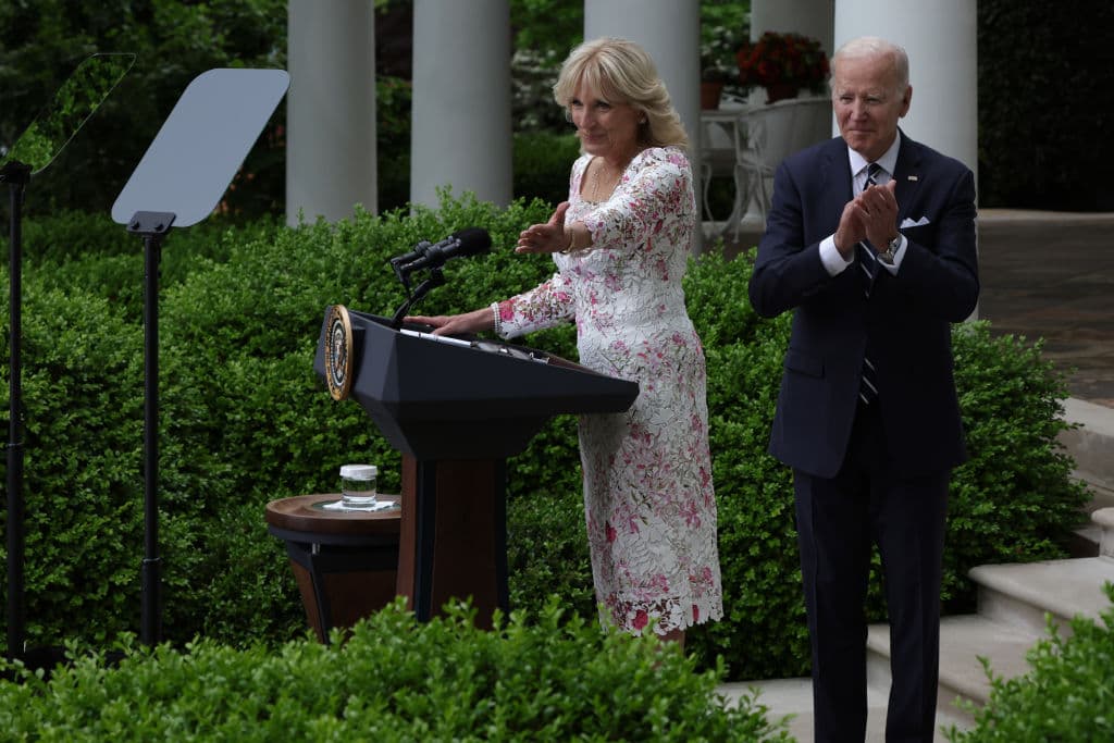 La celebración del 5 de mayo conmemora la Batalla de Puebla del 5 de mayo de 1862, en la que los mexicanos derrotaron a los franceses, logrando su primera victoria sobre una potencia invasora extranjera mejor preparada y armada. 
<b><a href="https://www.univision.com/noticias/estados-unidos/5-mayo-batalla-mexico-celebracion-estados-unidos">Lee más aquí sobre los orígenes de esta celebración</a></b>.