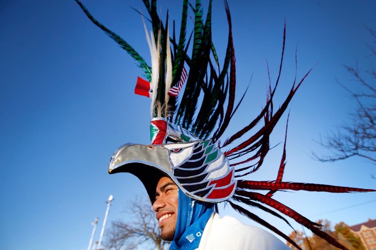 México estuvo presente en la Media Maratón de Nueva York con Antonio Medina, que utilizó un atuendo que le rindió homenaje a los aztecas.