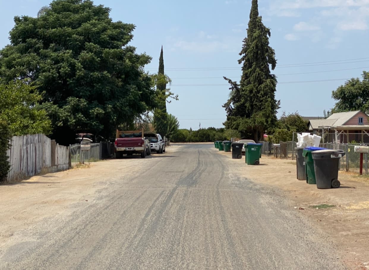 Para los residentes de la Avenida Alfred los días que tienen permitido regar son los 
<b>martes y viernes antes de las 10:00 AM o después de las 6:00 pm.</b>