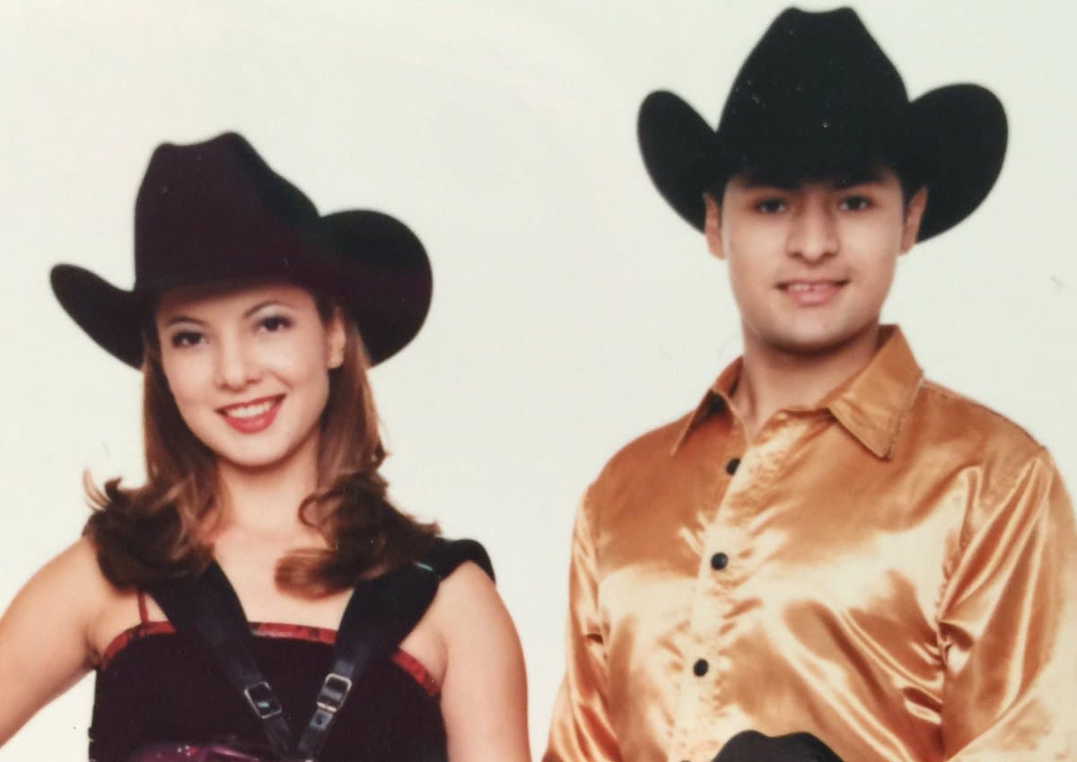 Priscila Camacho Segura nació el 16 de enero de 1978 en la Ciudad de México. Su padre es el reconocido compositor Tirzo Paiz.