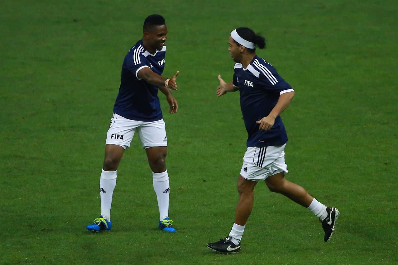 Eto'o se reencontró con Ronaldinho el año pasado en el Estadio Azteca con motivo del Congreso de la FIFA. Aprovecharon para jugar un partido de estrellas.