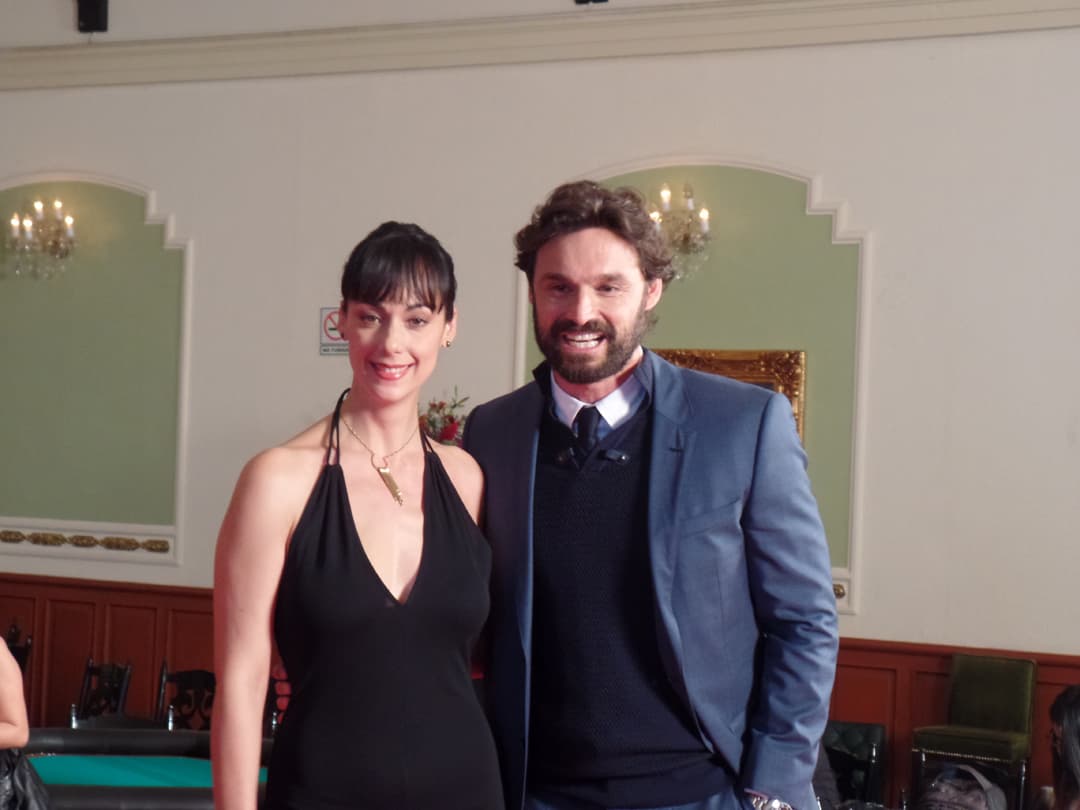 Esta uniserie es protagonizada por Gabriela de la Garza e Iván Sánchez.