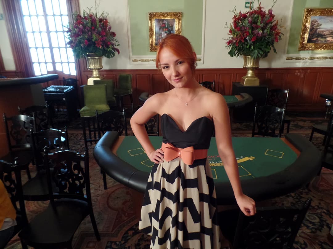 Jade Fraser es otra de las actrices que nos sorprenderá con su nuevo look, dejó a un lado su imagen de niña buena para convertirse en 'Julia'.