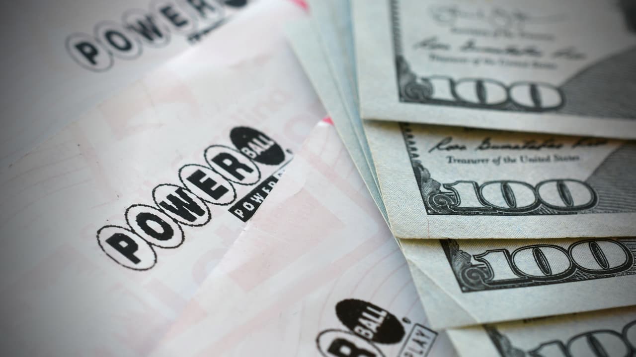 Buscan a ganador de un premio de $243 mil dólares en Powerball al sur de California