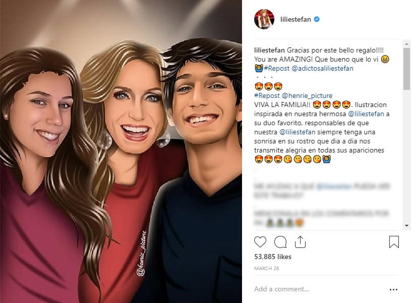 Pero no es la primera vez que su seguidor le dedica un retrato familiar, en marzo de 2018 también le envió una fotografía con sus hijos.