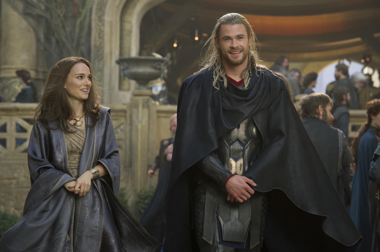 <b>Universo Cinematográfico de Marvel</b>
<br>En las películas de Marvel Portman es conocida por interpretar a la científica Jane Foster, interés romántico del superhéroe y dios Thor. Y hasta prestó su voz al personaje en la animación ‘What if..?’ (2021).
