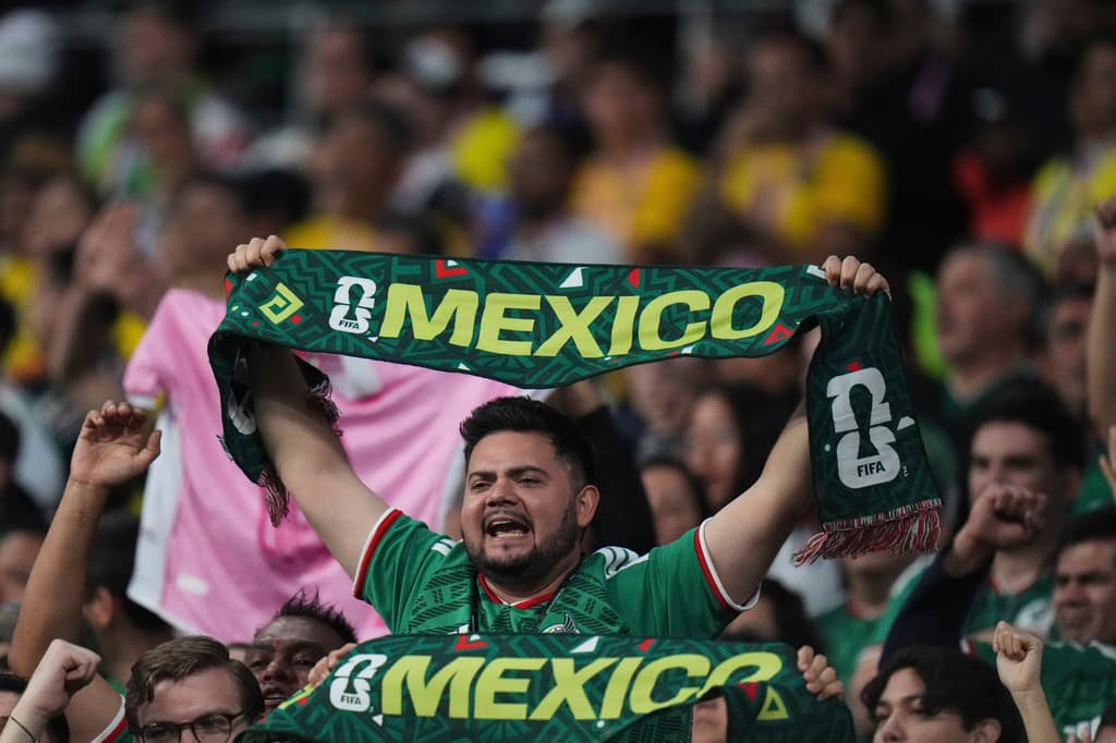 México avanza a octavos de final y deja fuera a Ecuador de la Copa Mundial en un partido perfecto 