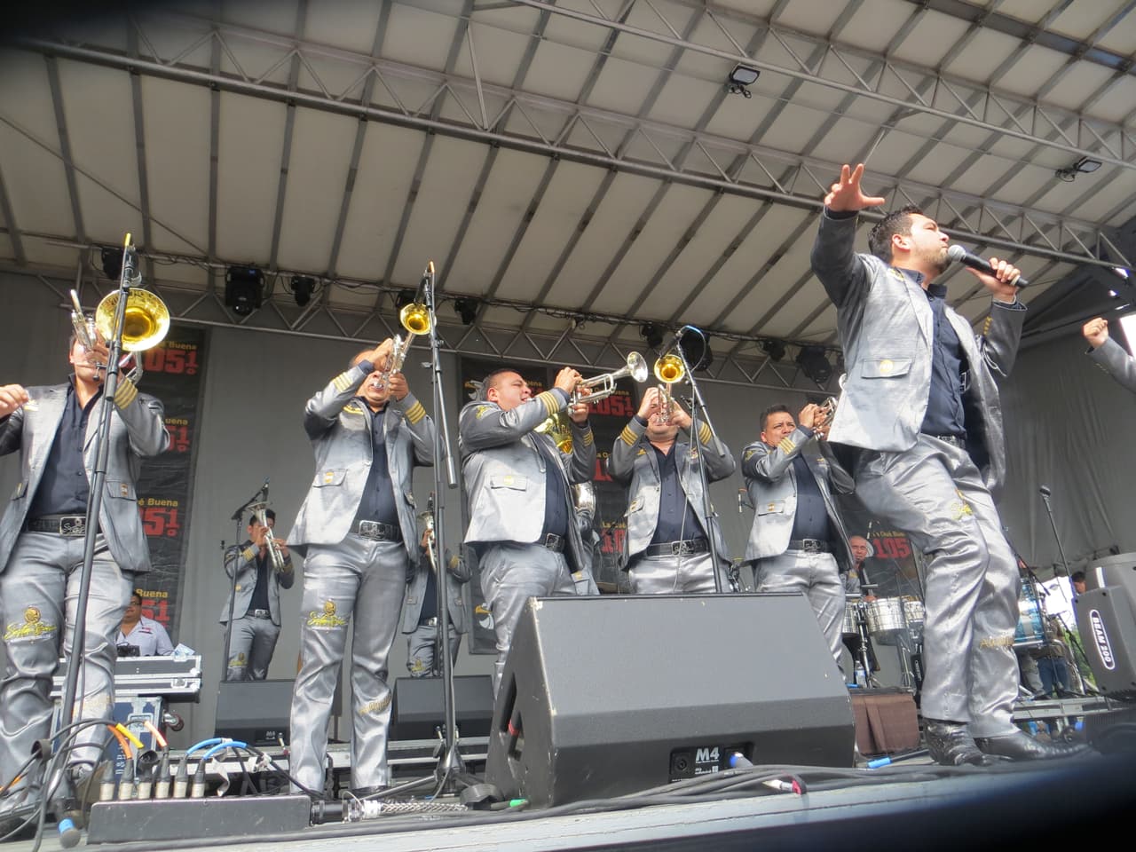 La Séptima Banda conquistó el escenario de Fiestas Patrias 2015 y puso a bailar a la ciudad de los vientos con lo mejor de su repertorio.
