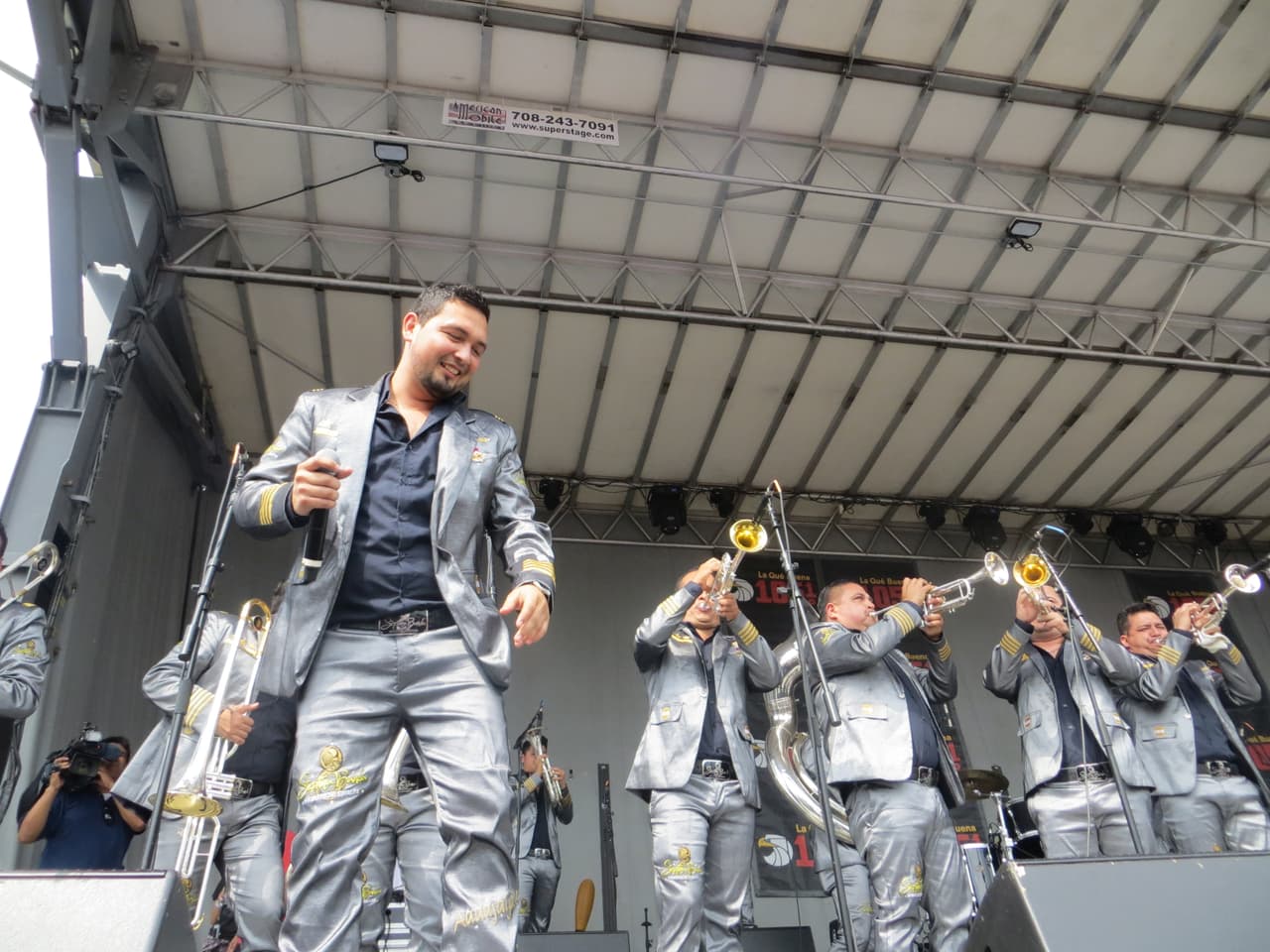 La Séptima Banda conquistó el escenario de Fiestas Patrias 2015 y puso a bailar a la ciudad de los vientos con lo mejor de su repertorio.
