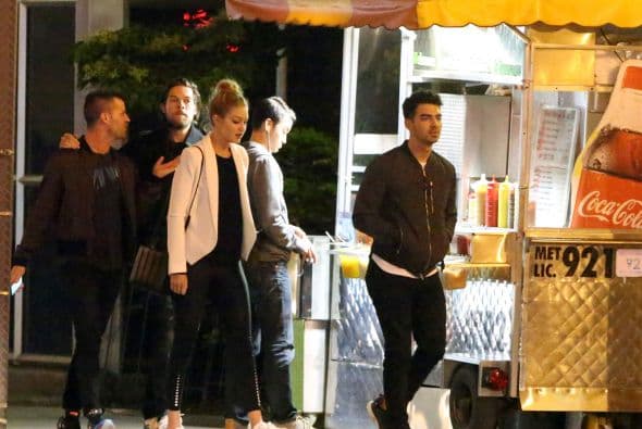 Son un par de chicos muy relajados y talentosos.