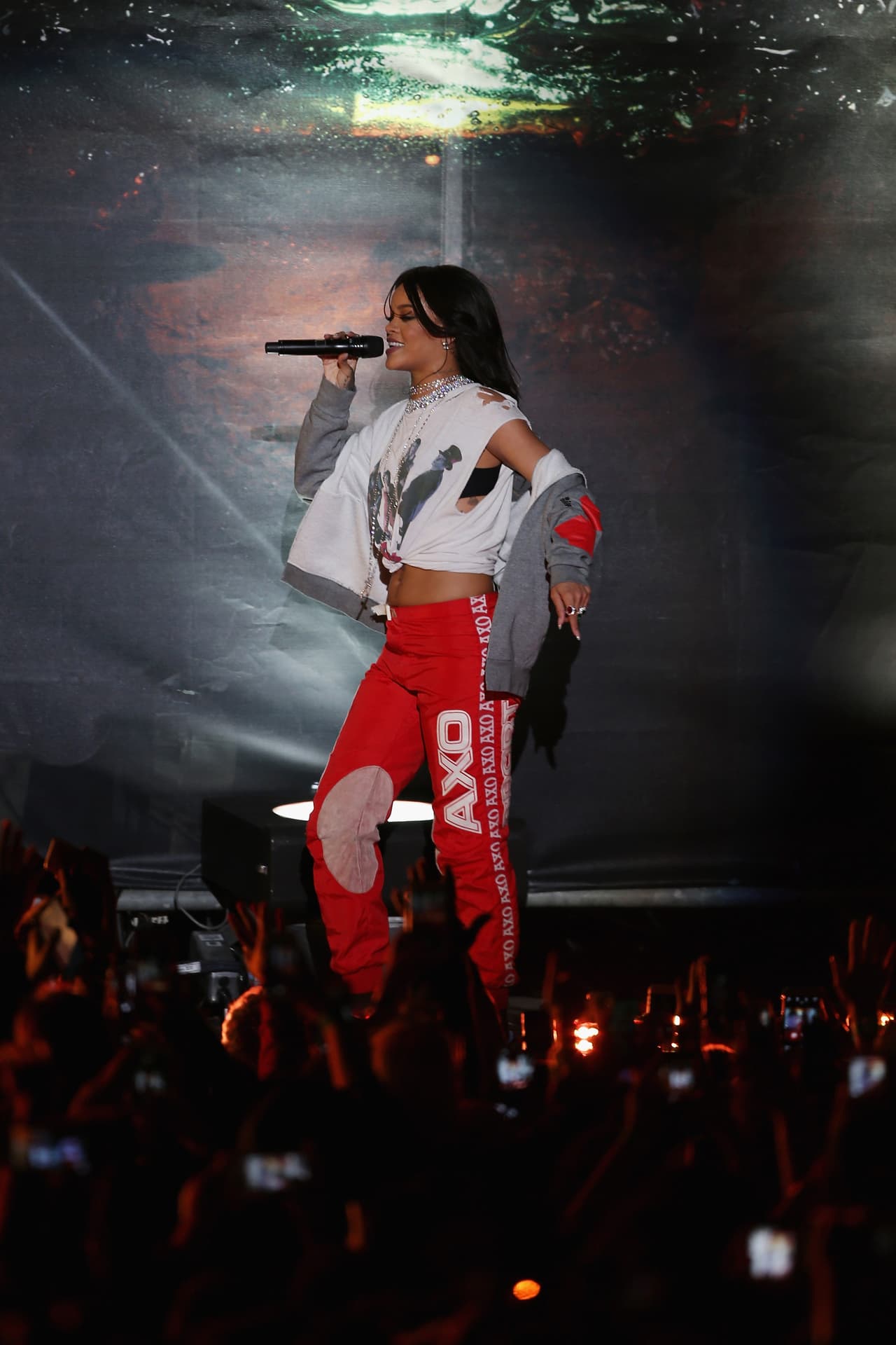 Esta belleza se lleva a la bolsa $750 mil dólares por cada concierto.