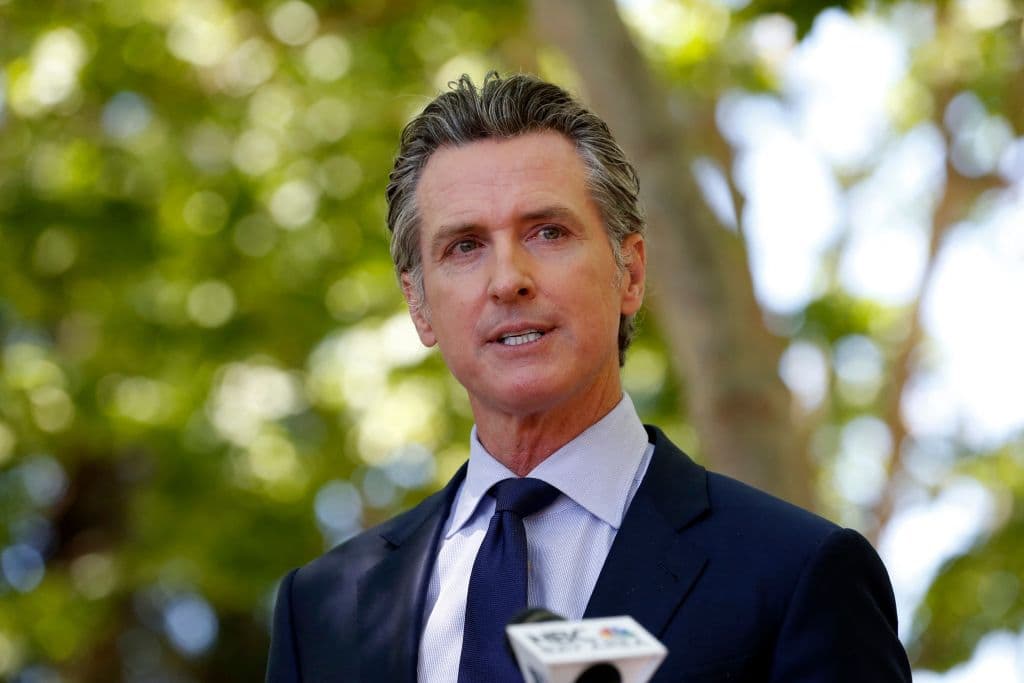 El plan de incentivos para promover la vacunación de Newsom busca que la mayor parte de la población del estado sea inoculada antes del 15 de junio.
