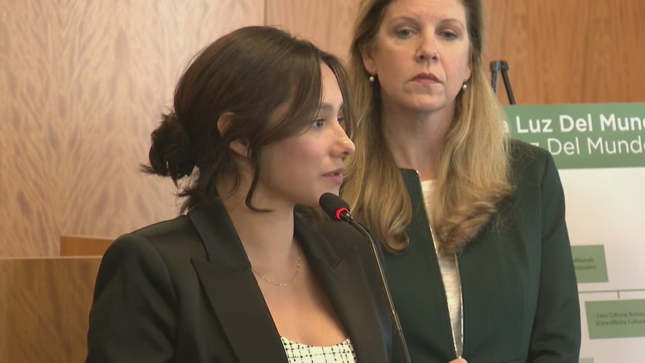 Entabla demanda mujer que dice haber sido víctima del líder de La luz del Mundo desde que era niña