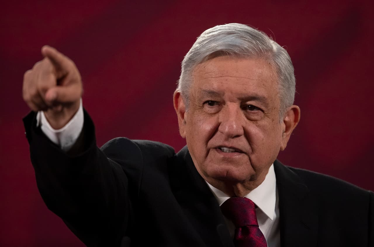 "Parece idea de Cantinflas": 'The Economist' critica a AMLO por su iniciativa del referéndum sobre enjuiciar expresidentes