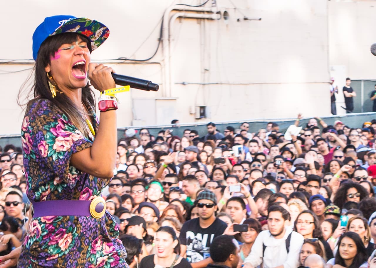 Damos un vistazo atrás a lo mejor del “Supersónico 2014”; moda, arte y mucha música hicieron parte de este gran festival y que este año promete mucho más, con artistas de la talla de Aterciopelados, Ximena Sariñana, Kinky, Nortec: Bostich & Fussible, para más info visita supersonico.me