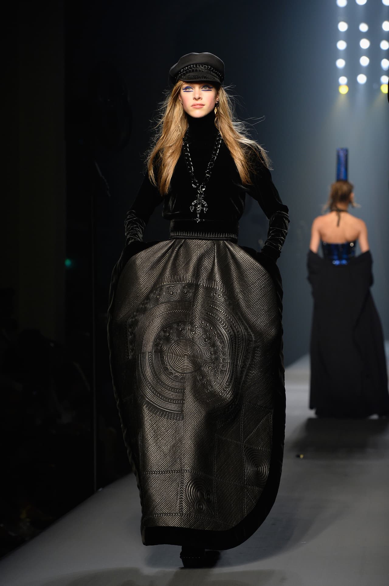 ¿Puedes imaginar que algunas de sus piezas incluso están compuestas de cabellos humanos?