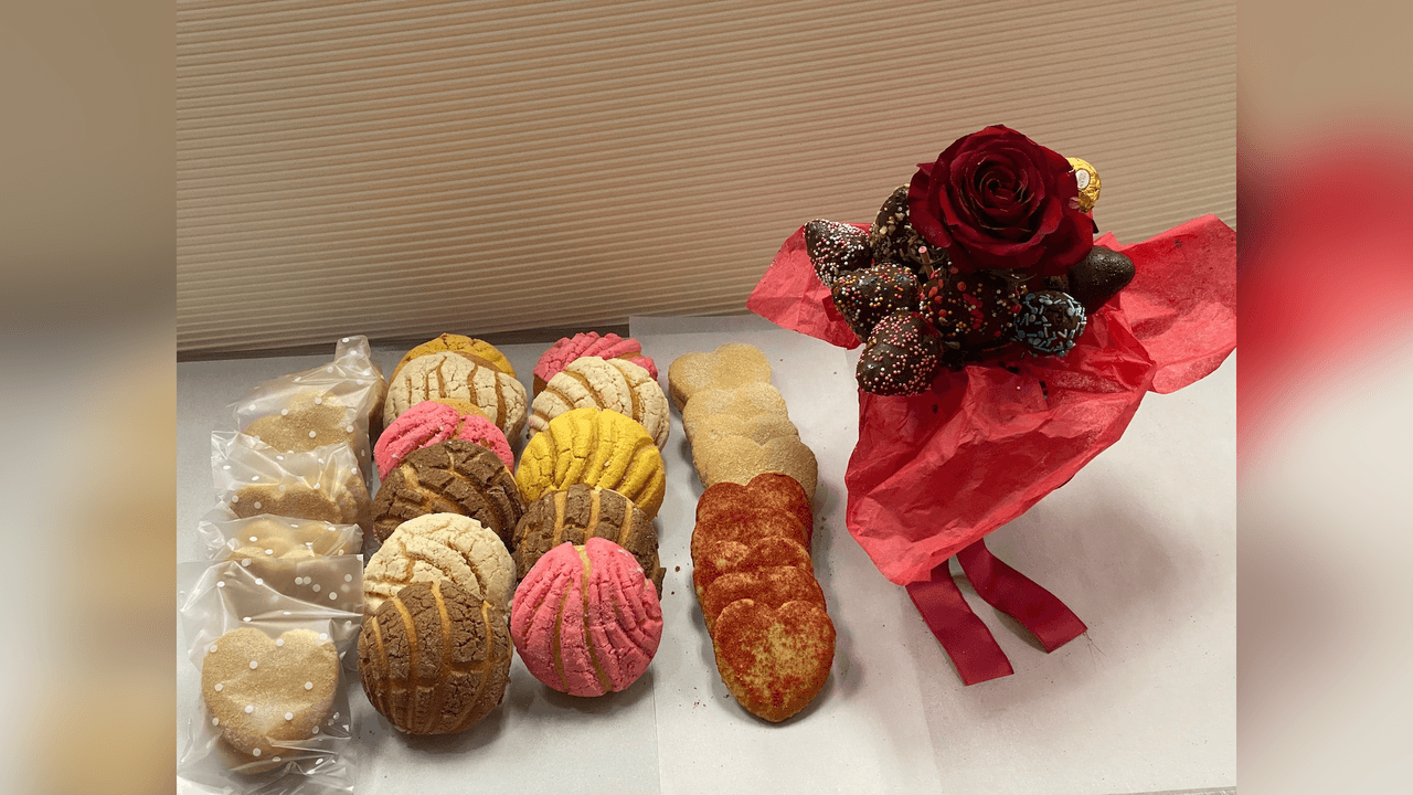 El Nopal Bakery ofrece una variedad de pan para el Día de San Valentín.