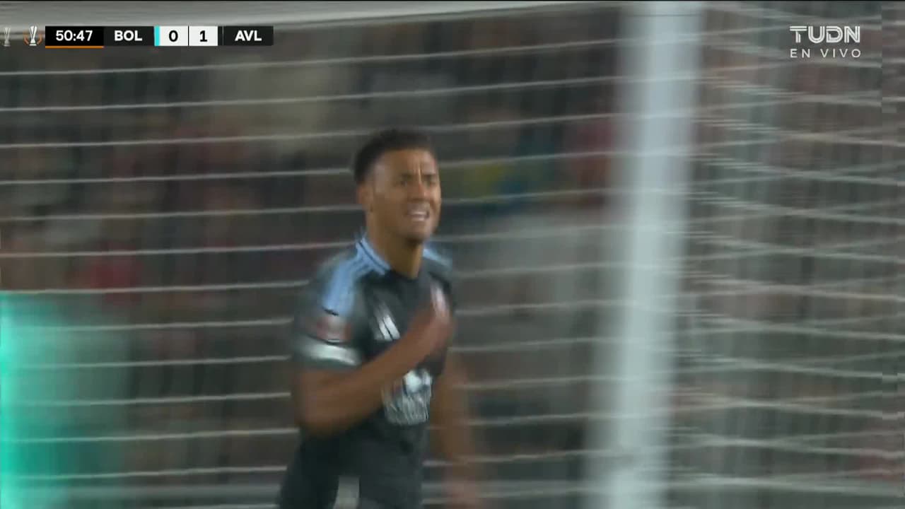 ¡Aston Villa amplía la ventaja!