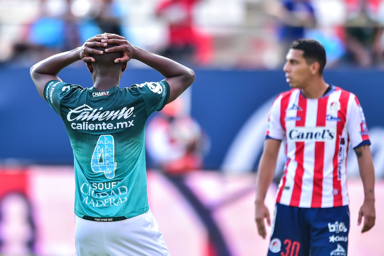 León se lamentaba constantemente por las opciones generadas pero falladas.