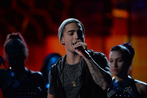 Este colombiano tan sexy viene con todo el 'power' para esta súper fiesta.