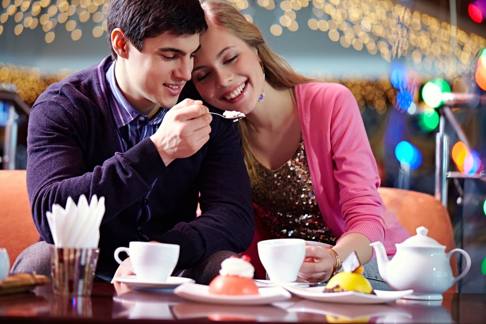 No habrá imposibles, esa persona que te interesa estará abierta y receptiva a lo que le digas, tus palabras serán bien recibidas y muchos nativos de tu signo Libra terminarán el mes muy bien acompañados.