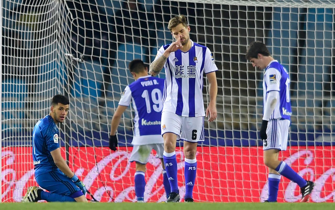 Eusebio sustituyó muy pronto a Vela y la Real cayó apaleada 4-0 por el Sevilla