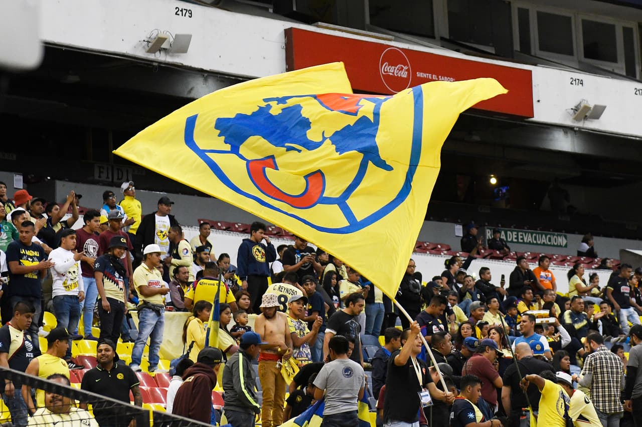 Los fanáticos del América celebran el triunfo que deja al campeón defensor de la 
<a href="https://www.univision.com/deportes/futbol/liga-mx/*">Liga MX</a> con 12 puntos en la tabla de posiciones.