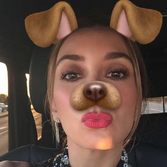 También un poco de diversión no le cae mal a nadie. Aquí la actriz dejó ver su lado más divertido convirtiéndose en un lindo cachorro.