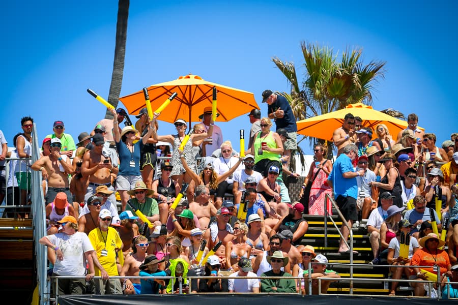 Llegó el 56° abierto de voleibol de playa a Manhattan Beach ofreciendo cuatro días de mucho deporte, actividades familiares, noche de cine, juegos interactivos y por primera vez un experiencia VIP Skybox para los fanáticos de este deporte.