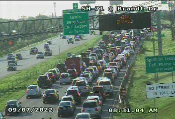 El aeropuerto de Austin tuvo problemas desde horas de la madrugada con el servicio de energía eléctrica. Se registró un apagón en la zona que provocó tráfico pesado y problemas con los vuelos.