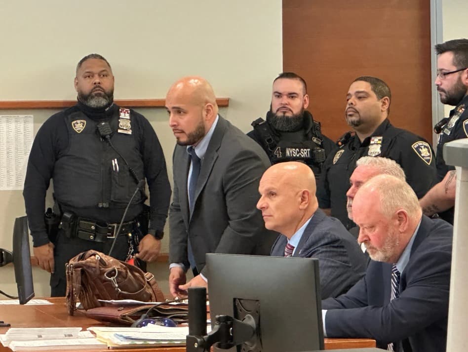Exsargento de Nueva York es condenado a prisión por lanzar una nevera y causar la muerte de un presunto dealer