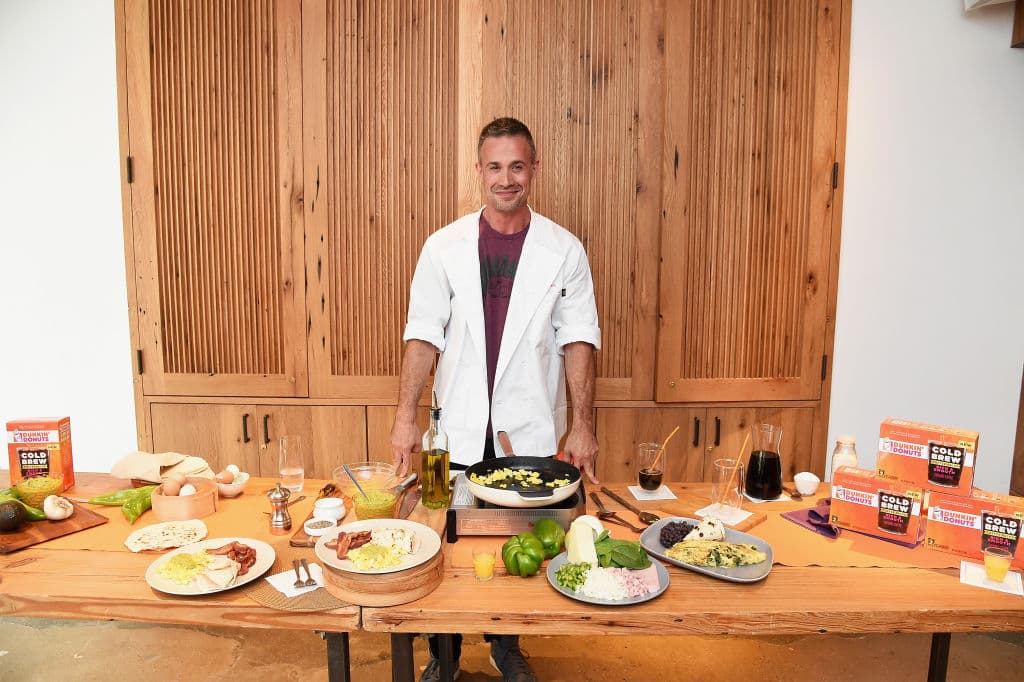 <b>Freddy Prinze Jr.</b>
<br>Después de estar frente las cámaras, se dedicó a estudiar para ser chef, publicó un libro de cocina y trabaja en un restaurante.