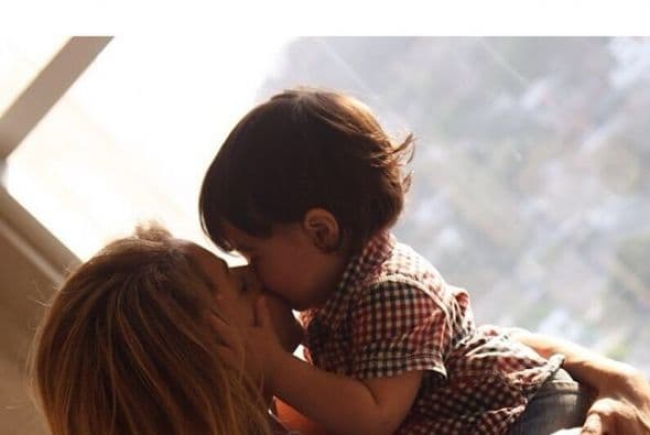 Festejando su primer día de las madres.