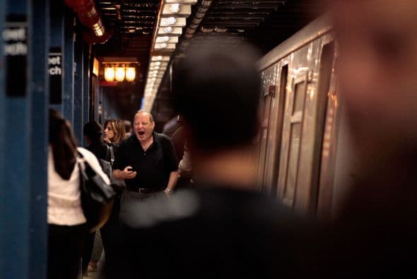 Las autoridades aeroportuarias, sin embargo, precisaron que en virtud de la complejidad de las operaciones de reapertura, "los pasajeros fueron aconsejados a contactar a sus compañías aéreas antes de venir al aeropuerto, para informarse sobre eventuales retrasos o cancelaciones" de sus vuelos.