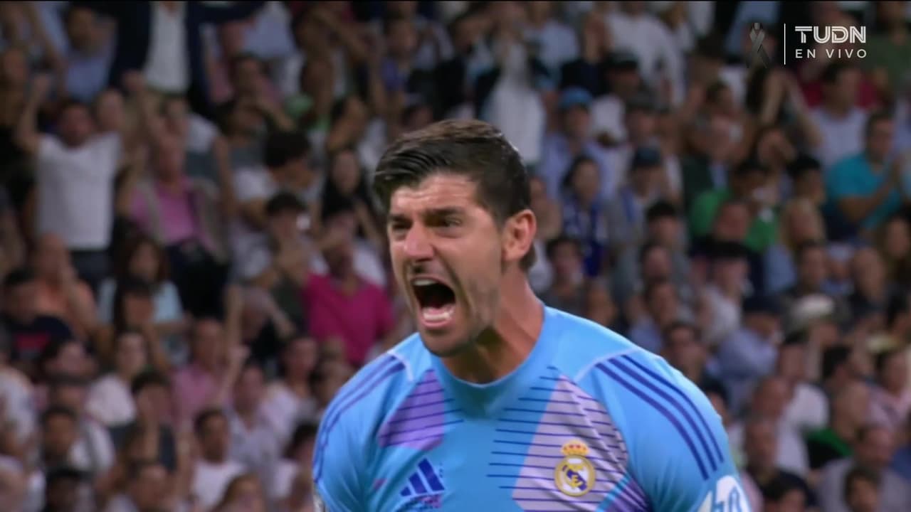 ¡Es una locura! Courtois salva en dos ocasiones al Real Madrid