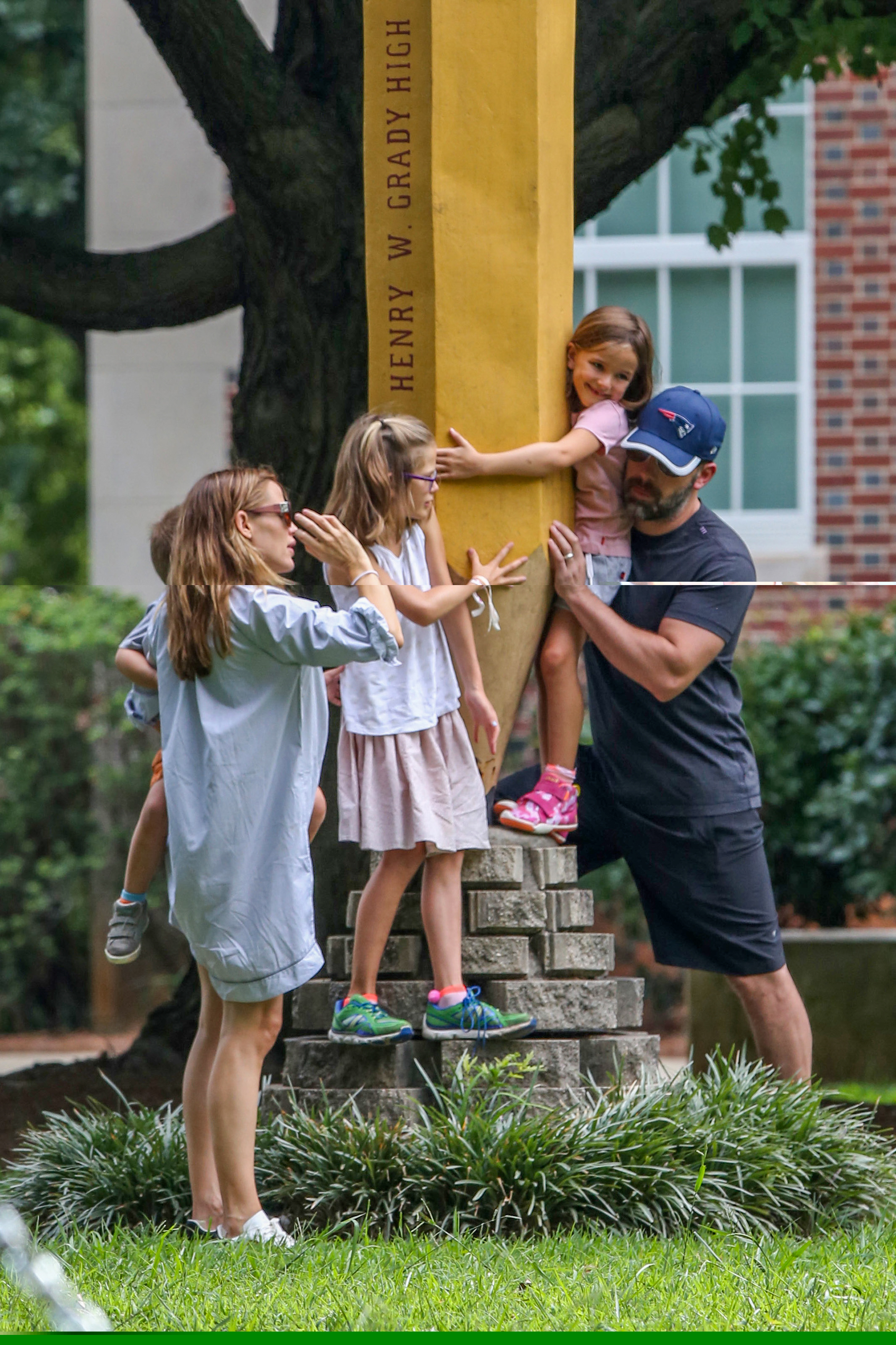 No quieren que sufran por su reciente divorcio.
