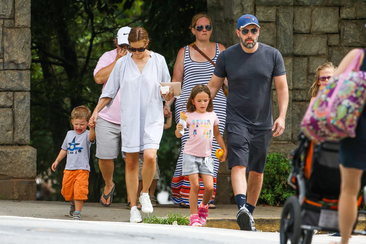 Esta filmando su nueva película "Miracles in Heaven".