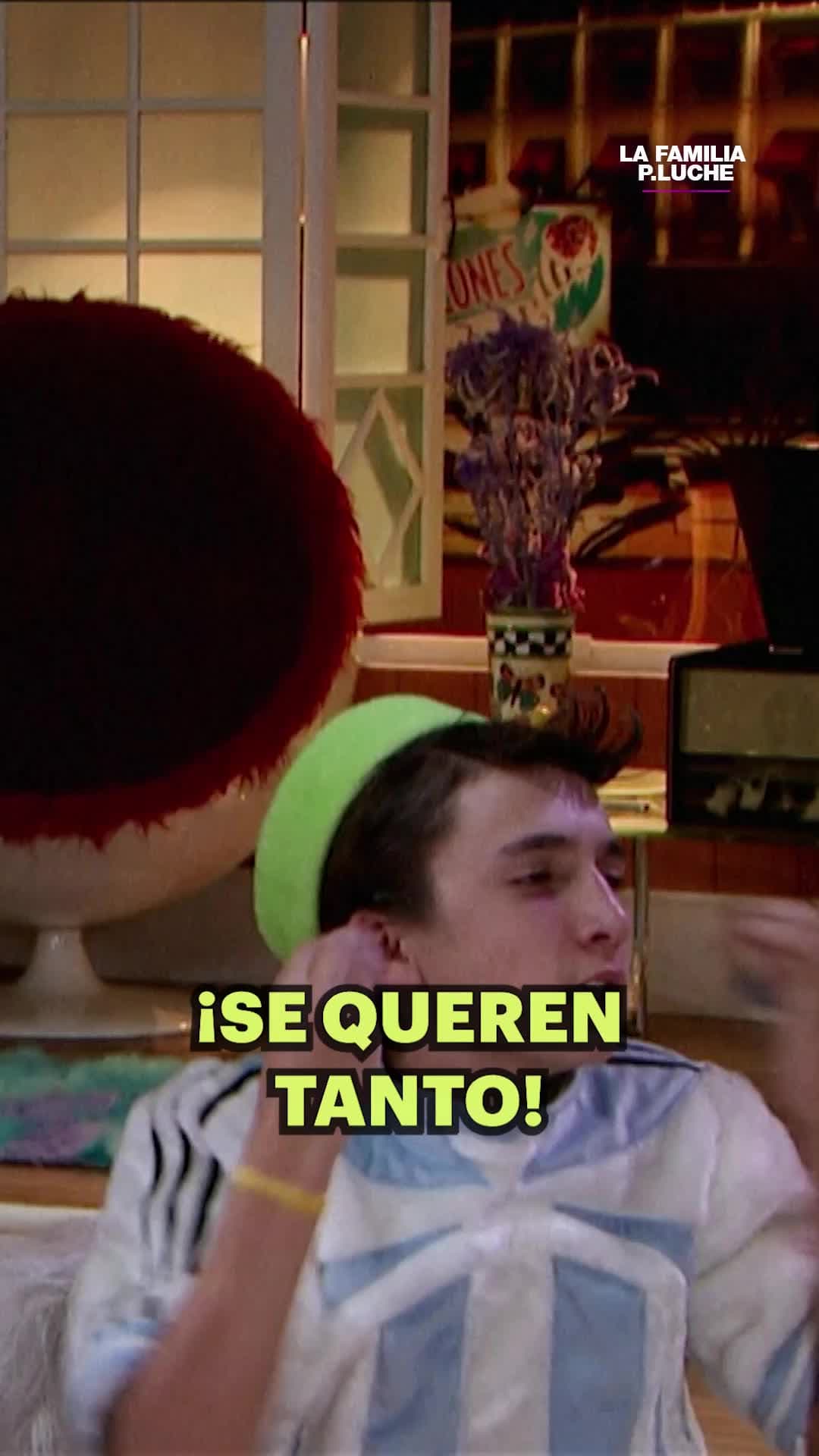 Ludoviquito pone en aprietos a su papá con Excelsa