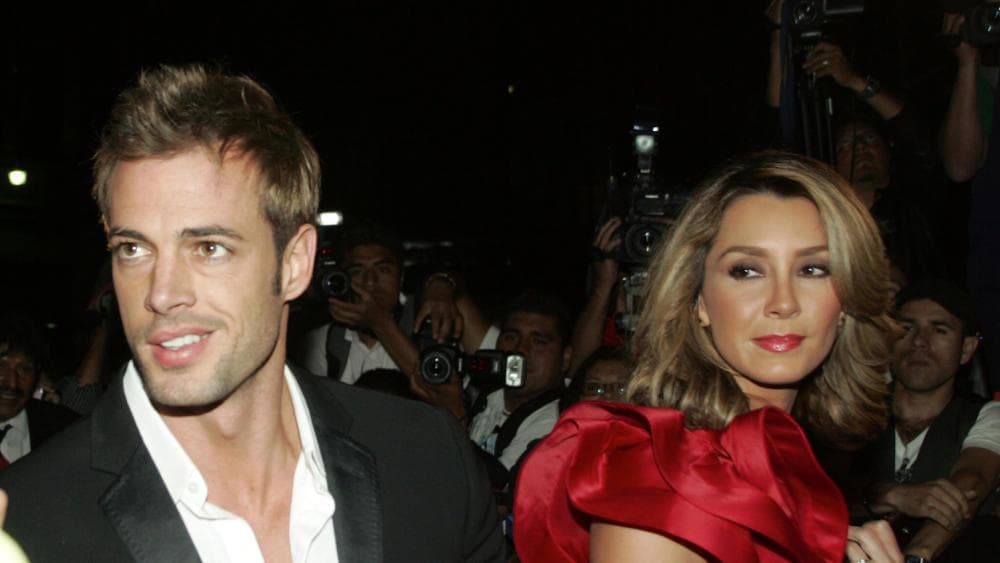 En 2011 Elizabeth Gutiérrez tomó la decisión de entrar al reality Mira Quién Baila, luego de haber dado a conocer su separación del padre de sus dos hijos, el actor William Levy, pues los rumores sobre sus infidelidades habían mermado la confianza de la actriz.