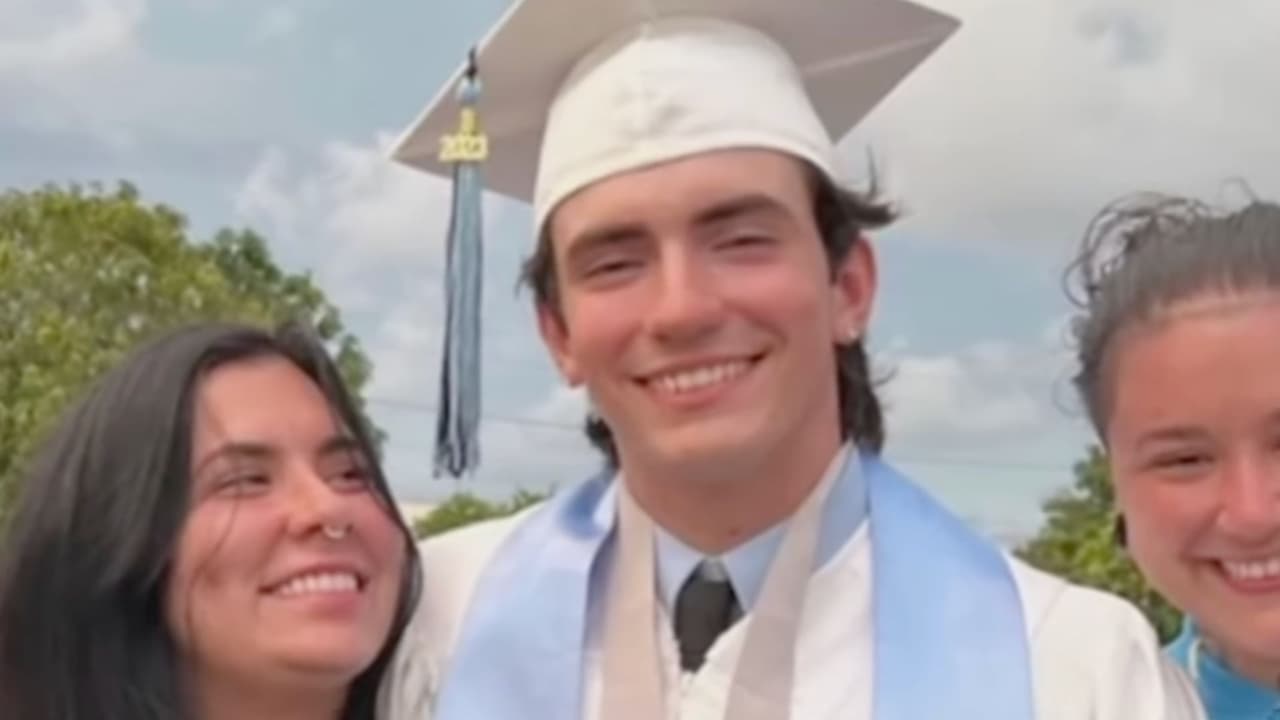 “El dolor que siento es insuperable.
<b>Mi corazón está roto y tu ausencia jamás será aceptada</b>”, dice la joven tras enterarse que su hermano fue hallado sin vida.