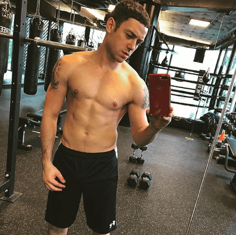 El exintegrante de Kumbia Kings reveló a CNN que él y su equipo querían mostrar que Pee Wee ya no es el jovencito de 15 años. "Ya es otra imagen, ya soy un hombre de 28 años que puede mostrar ese lado más sensual, más atrevido".