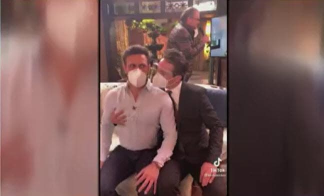 El video con el que Kuno Becker y Carlos Ferro parodiaron los hechos fue objeto de críticas.
<br>