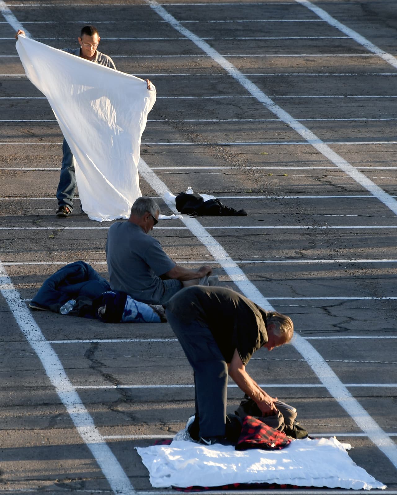 La controversia y críticas a esta instalación llegan porque esta escena ocurre en una ciudad famosa por sus hoteles y casinos que ahora están prácticamente vacíos a causa de la pandemia.
<br>
<br>