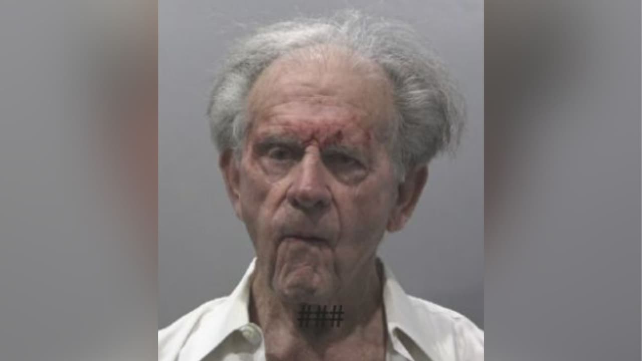 Muere un anciano que estaba acusado de entrar a Pasadena High School y balear a una persona