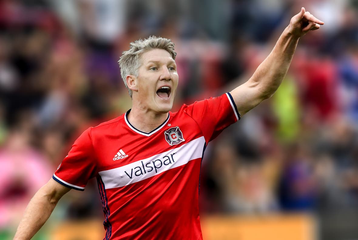 Bastian Schweinsteiger – Algunos cuestionaban si Schweinsteiger le serviría al Chicago Fire. Hoy ya nadie se atreve a dudar del mediocampista alemán. Le ha dado una nueva mística a un Fire que esta que no cree en nadie y peleando el súperliderato mano a mano con Toronto.