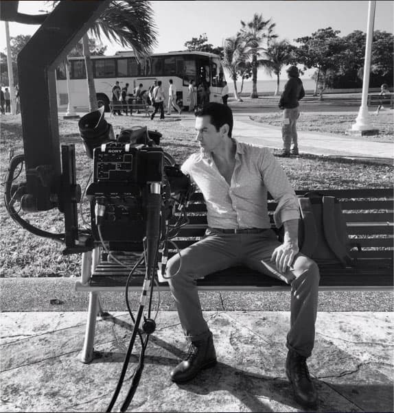 En sus inicios en la actuación participó en series norteamericanas como 
<i>Buffy, la cazavampiros, E.R., The Shield y Boston Public</i>.