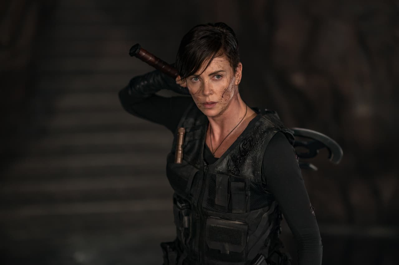 Charlize Theron es el personaje principal en esta cinta de accion.