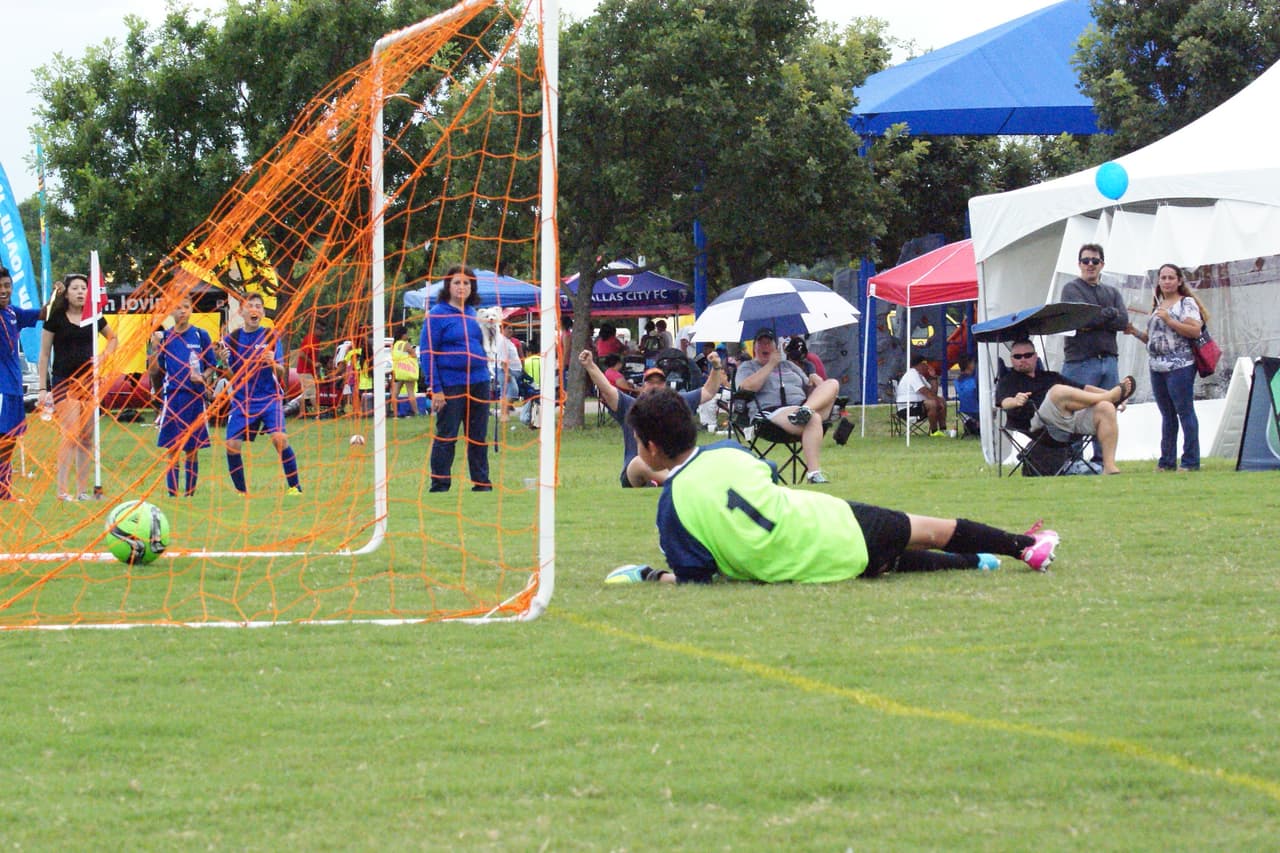 Diversión, comida y mucho futbol, mira lo que ocurrió en Copa Univision Austin.