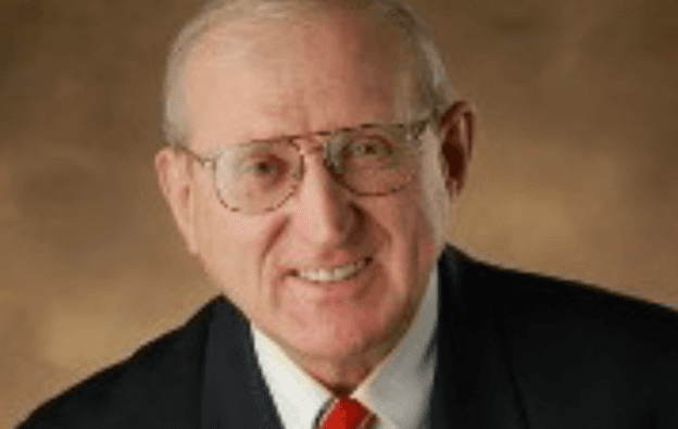 Hombre que niega el Holocausto es oficialmente candidato republicano al Congreso de Illinois