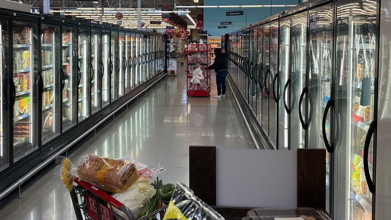 Entre los productos que más compran están los congelados.